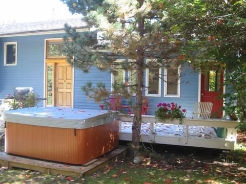 Front Porch with Hot Tub