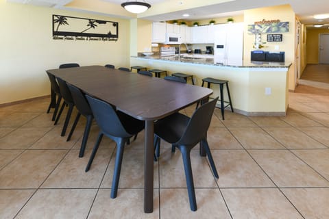 New 10 person table & granite throughout added in 2022!