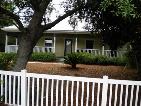 Home with front porch 