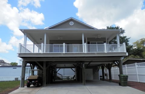 MH240 Hickory Lane...3b/2b....sleeps 7