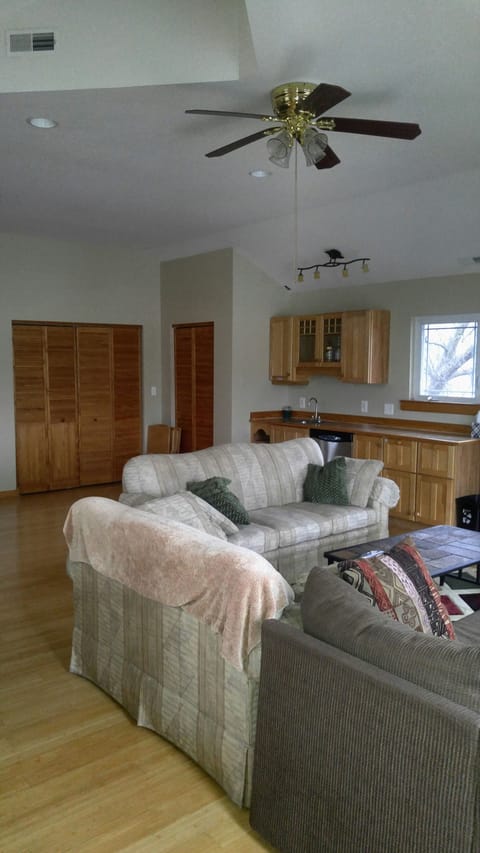 2nd floor living room