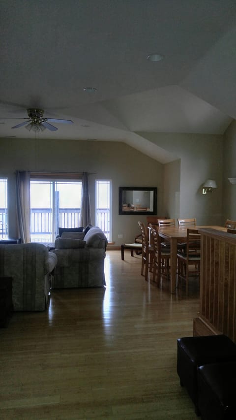 2nd floor living room