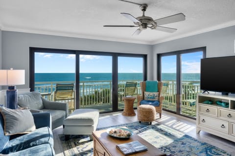 Beautiful panoramic ocean view from the living room.