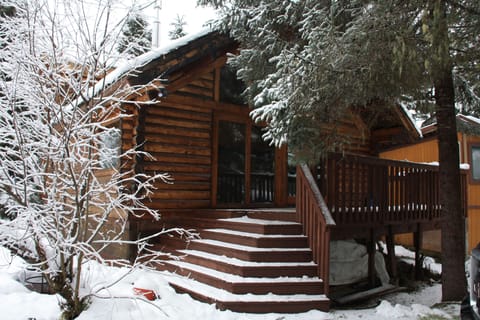 Welcome to the Crystal Mountain Cabin.