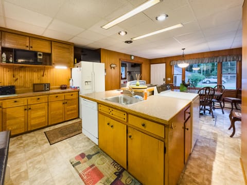 Ample kitchen counter space and room