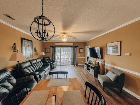 Open floor plan dining and living room