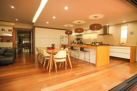 Kitchen, Dinning and Living Area