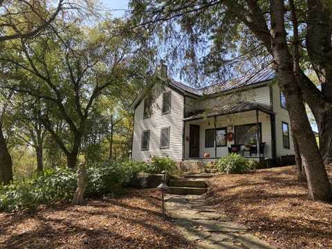 Heading up the walkway to Vermont West.