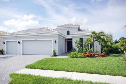 Villa Eleadora has beautiful curb appeal!
