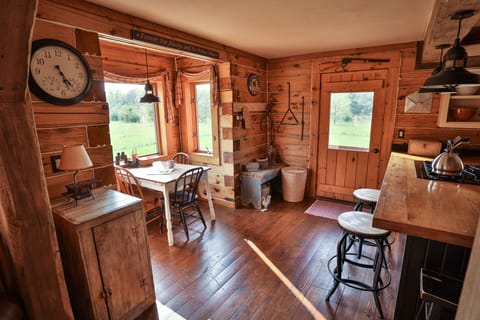 The breakfast bar and kitchen nook