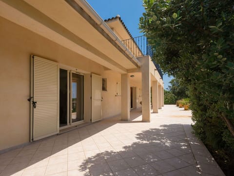 Property, Building, Real Estate, House, Residential Area, Home, Architecture, Neighbourhood, Apartment, Facade