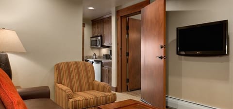 Adjoining suite TV room and sitting area