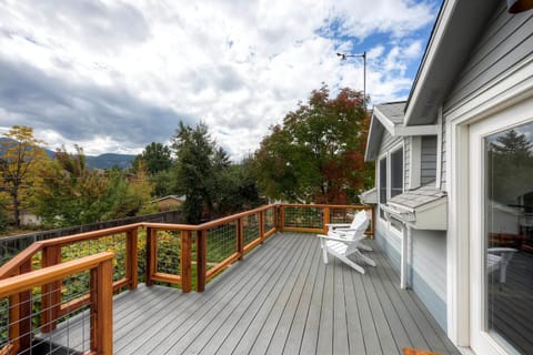 Your private deck facing the mountains!
*These chairs have been replaced.