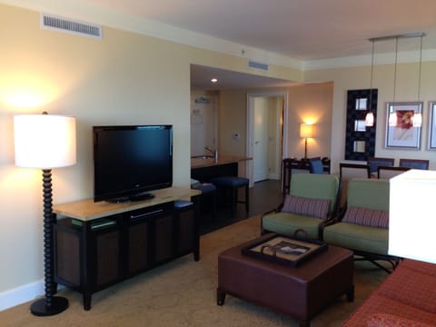 40'' flat-panel LG television, DVD player in living room. 