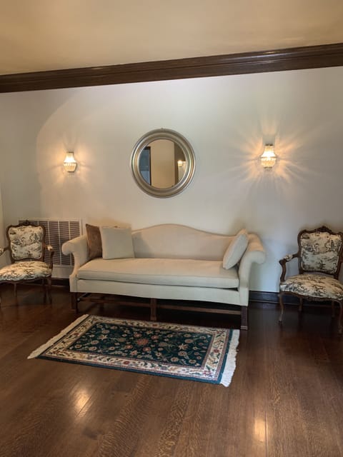 Front door entranceway