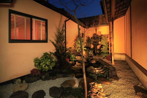 Garden at light up