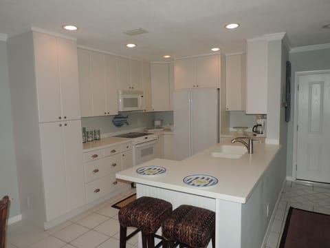 Open kitchen with breakfast bar