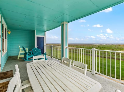 Spacious deck with beautiful views of the gulf