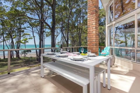 Alfresco Dining on the balcony 
