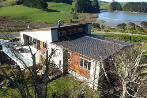 nice relaxing oasis walking distance to town