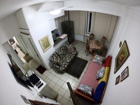 Sala de estar integrada com cozinha americana. (Foto tirada com GoPro)