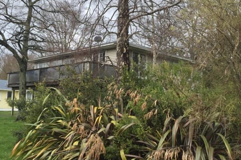 Twin Oaks Lodge