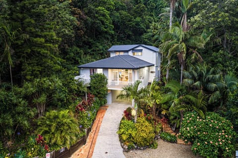 Stunning position
Off street parking