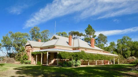 Thalia Home Stead