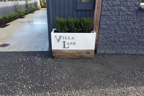 VILLA LANE