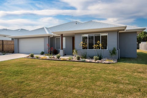 Seahaven Mudjimba - entire house