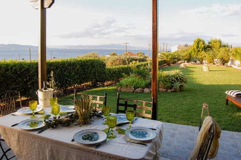 Lunch in the garden 