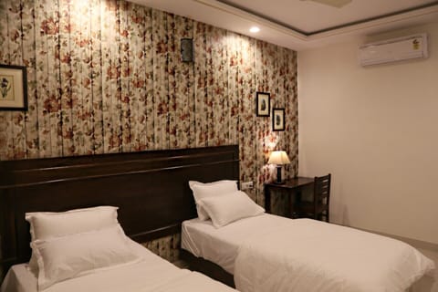 Twin Double room