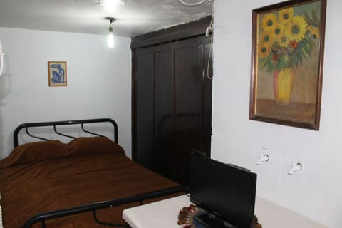 The room has everything needed for a comfortable stay, in addition to having a l