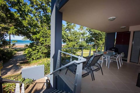 Beach House Apartment No 7 - Fabulous views to beach front patio. You also have direct beach access.
