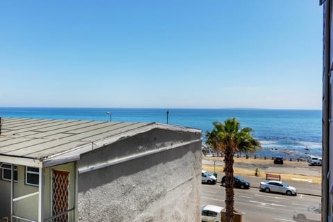 Mouille Point Apartment 12