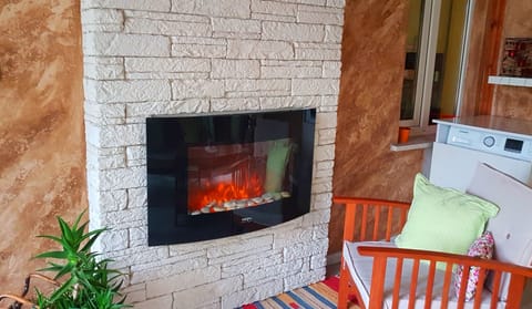 'Winter garden' - fireplace