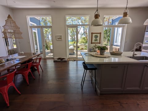 Kitchen dining area