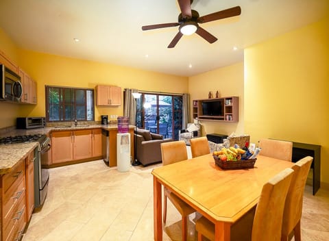 overall view of the open plan living area 