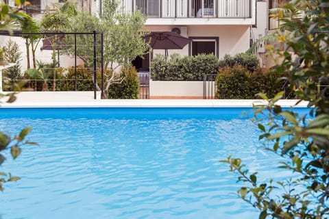 A Beautiful Home with gorgeous gardens and swimming pool 