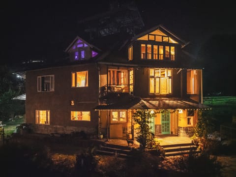 A Dream Stay in the Lap of the Dhauladhar