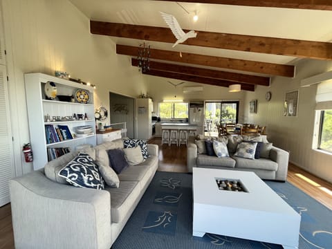 Family, kitchen and dining upstairs with split system aircon/heating 