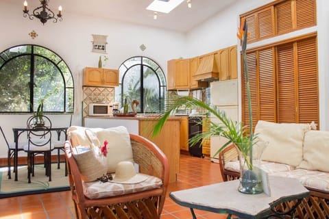 Villa Escondida- Una recámara, una cama king size- Villa Escondida- One bedroom.