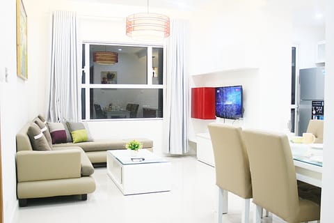 Living Room & Dining Area