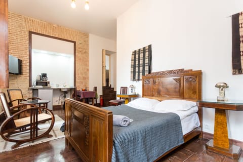 Castle in Old Town. Mac'Avoy Room