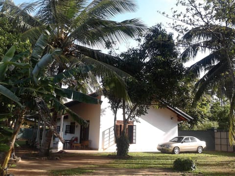 Magnoon Villa