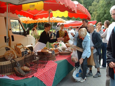 Sunday Market at Bon Repos