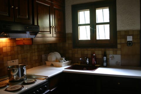 The top-hill house's fully equipped kitchen