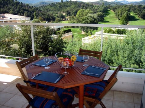 Large West facing terrace off kitchen and living room overlooking golf course.