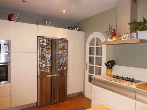 VILLA WITH POOL, GARDEN JUAN LES PINS Villa in Antibes