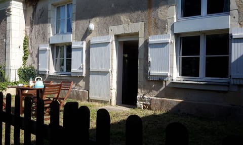 Breakfast in the sun